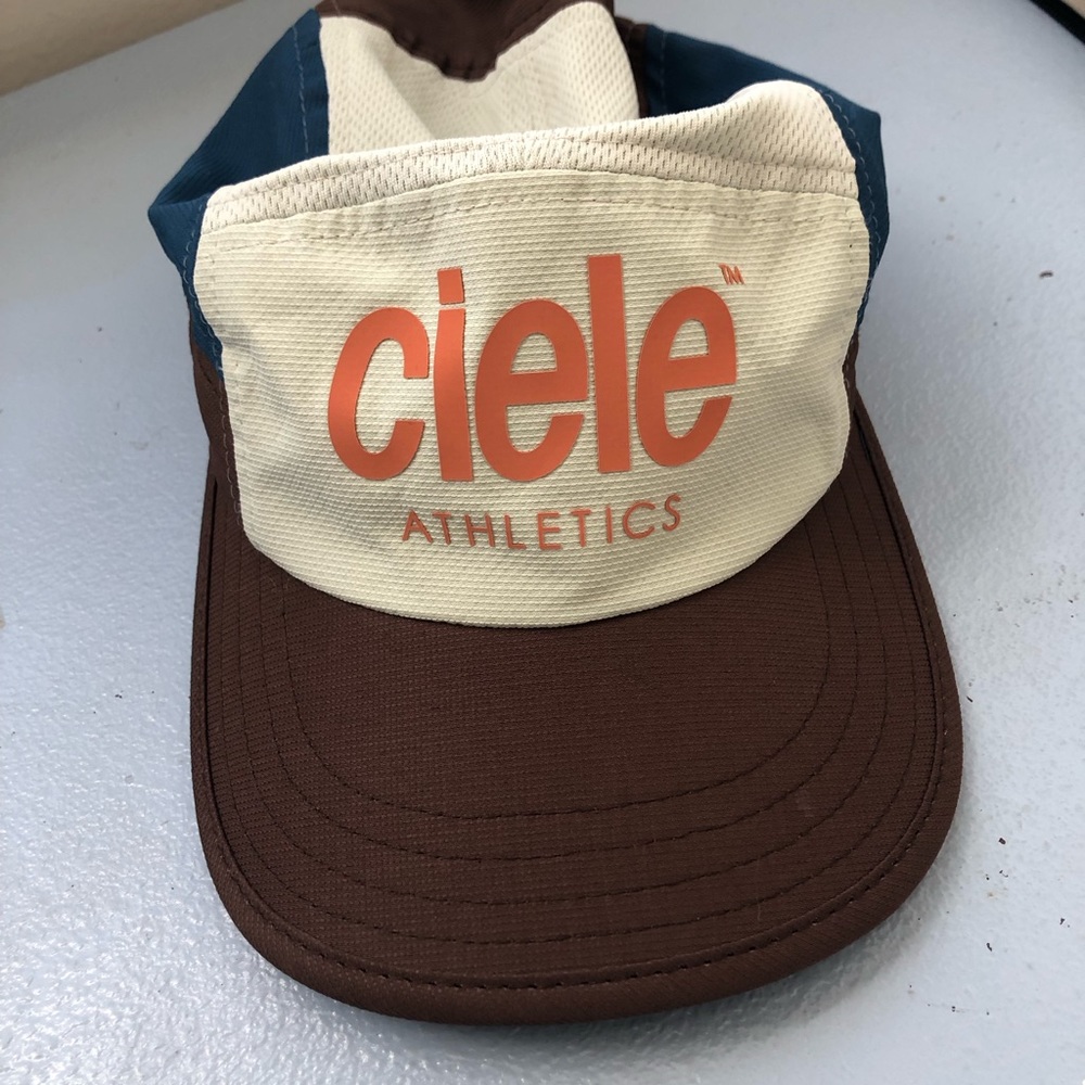 Ciele hat